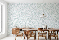 Papel tapiz con boceto floral azul sereno
