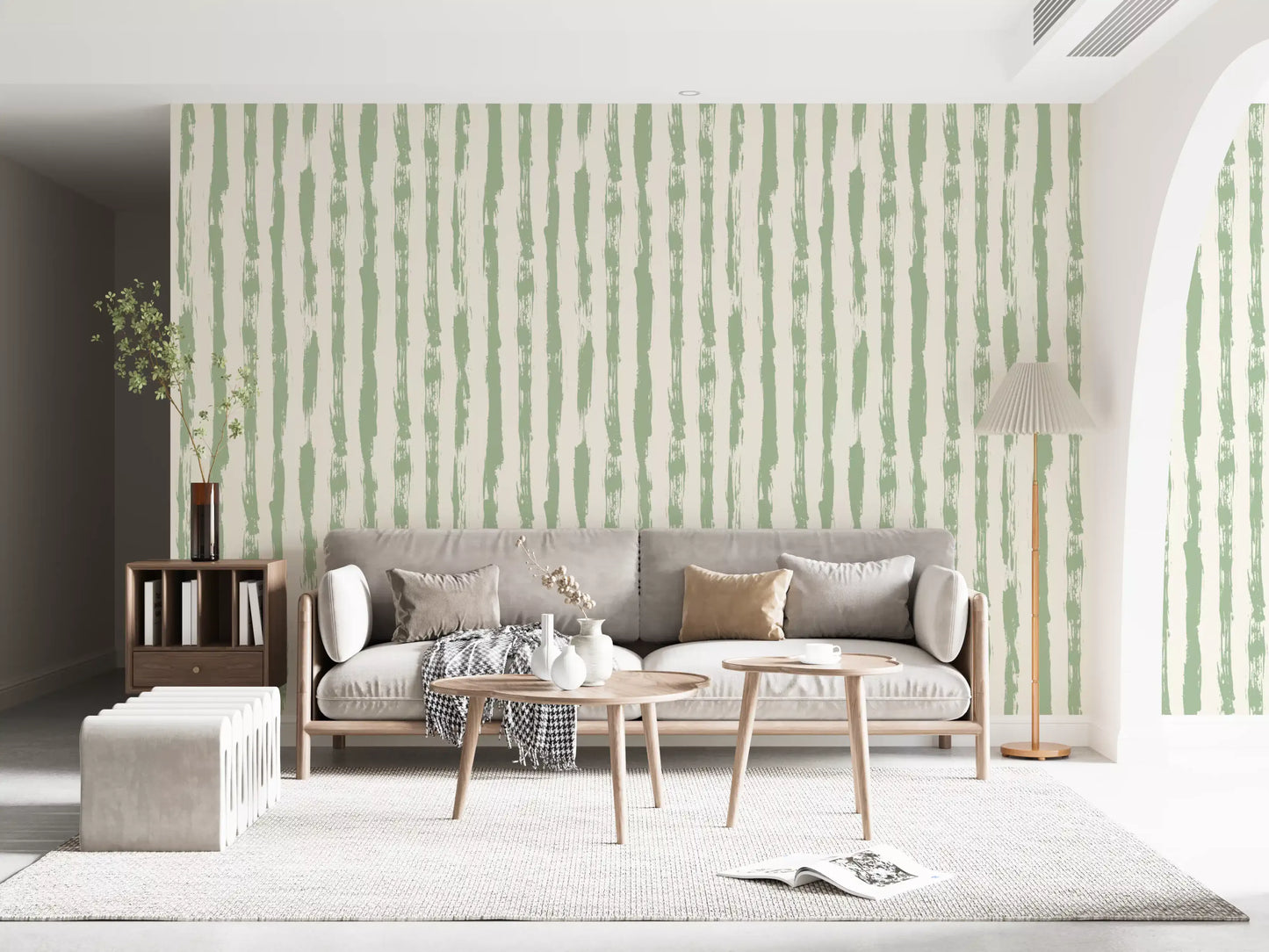Papel de parede com riscas verticais em pinceladas verde-sálvia