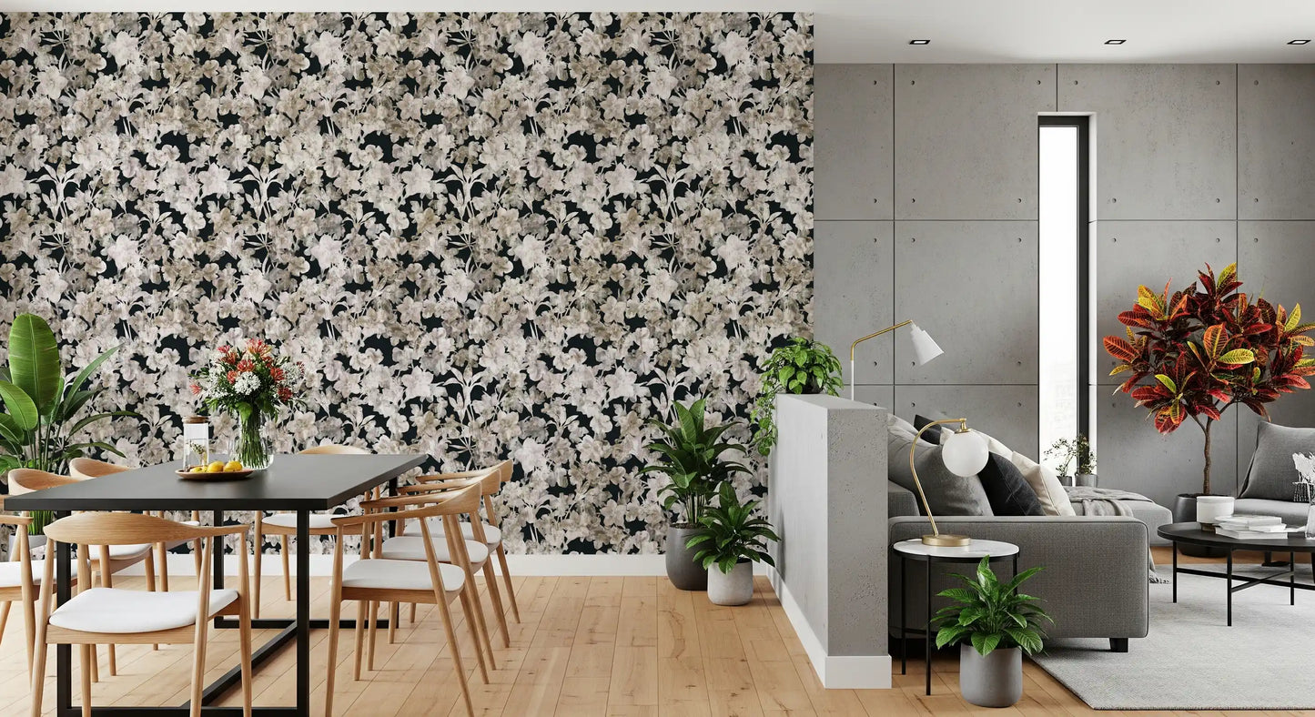 Rustikt tapet med kunstneriske silhuetter af blomster