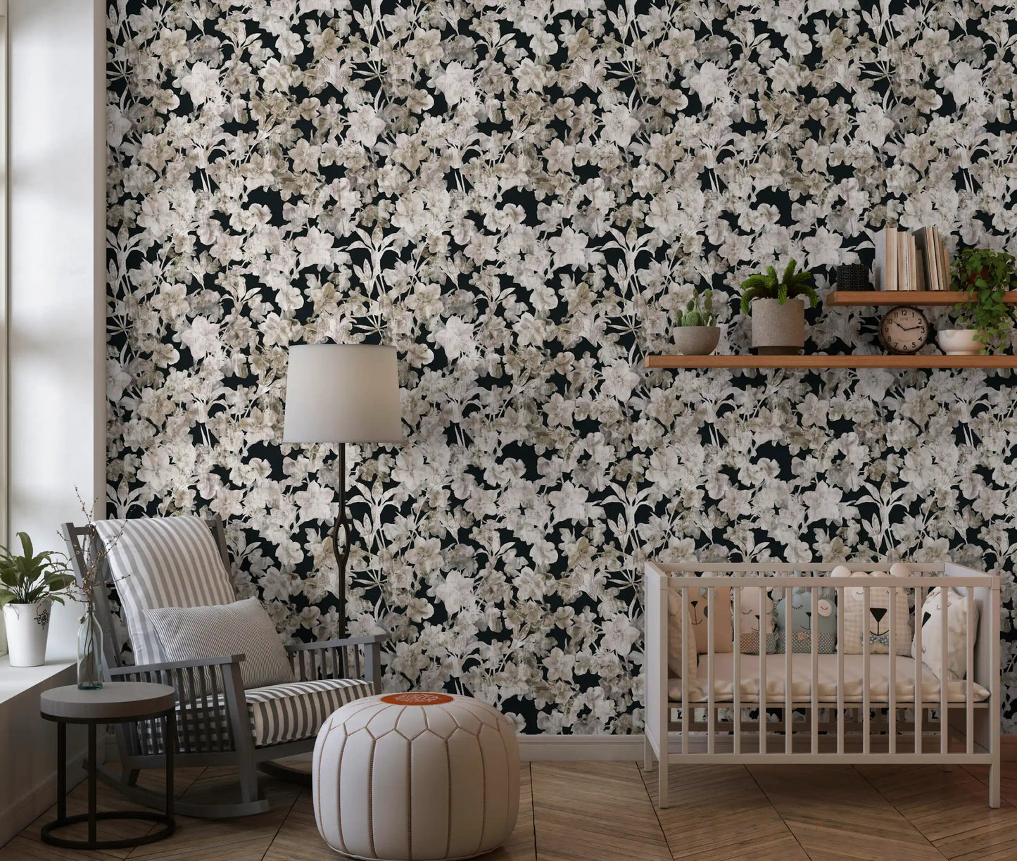Rustikt tapet med kunstneriske silhuetter af blomster