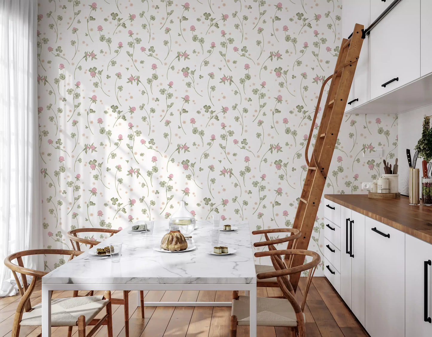 Botanische illustratiewandbekleding met weideklaver