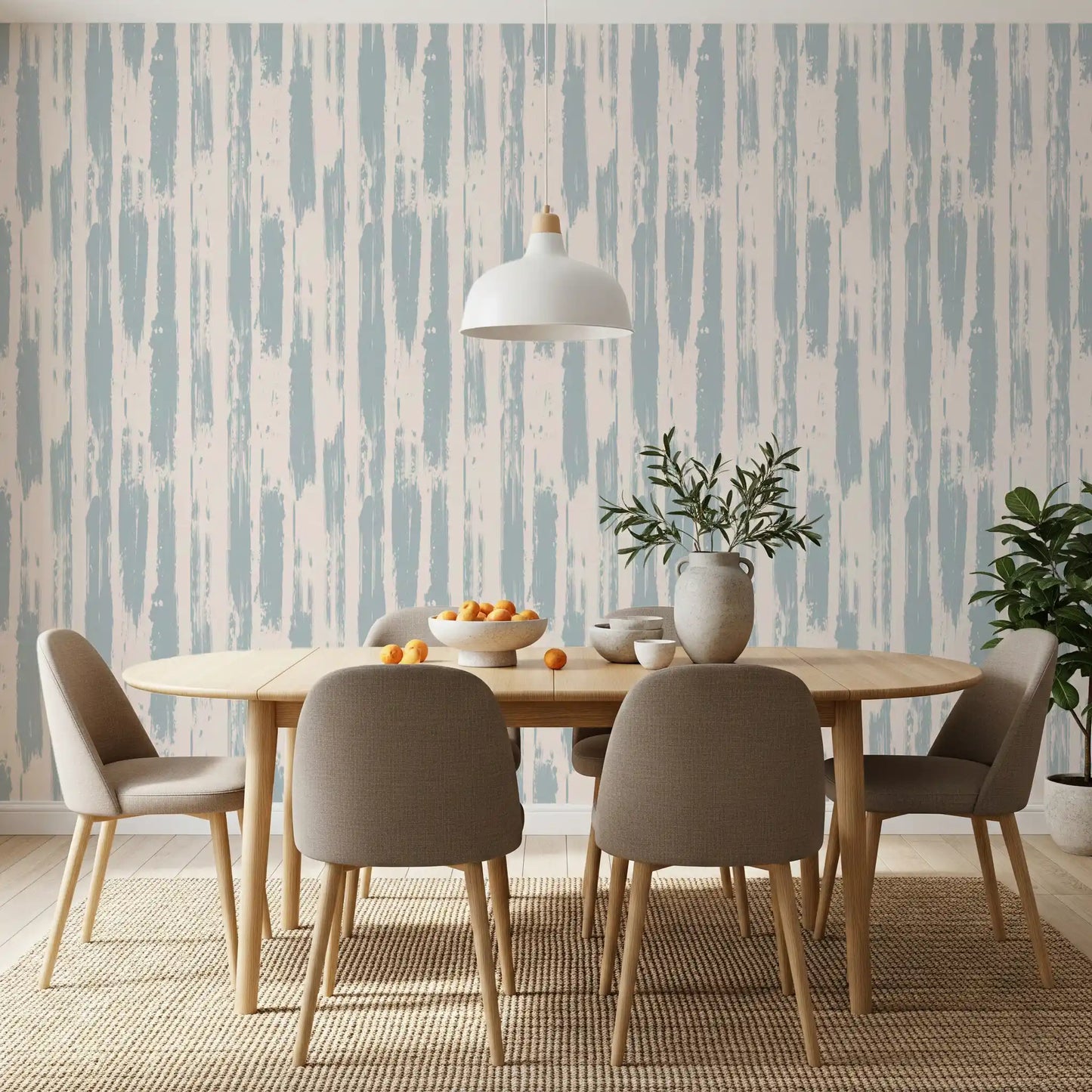 Carta da parati rustica a strisce con pennellate blu