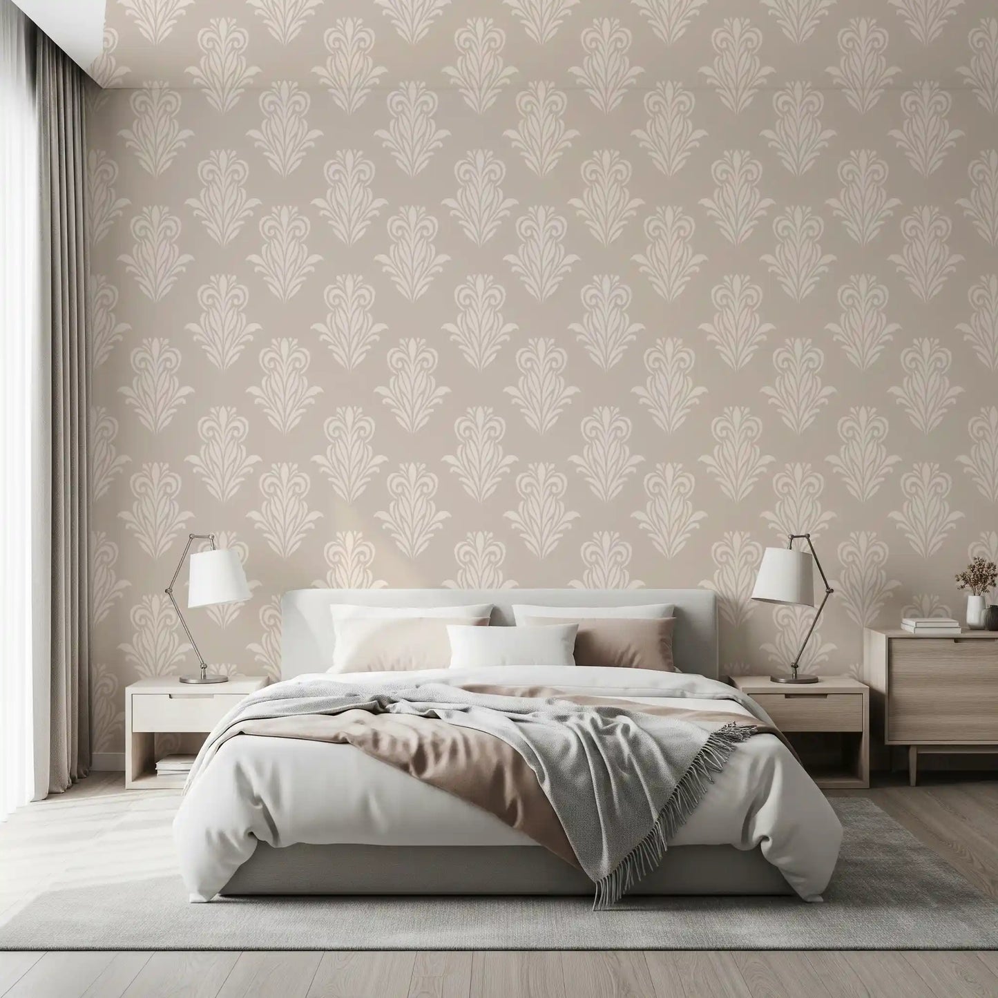 Papier peint à motif de volutes damassées crème