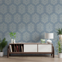Boho-Gemälde – Abstrakte Mudcloth-Hexagone, ethnisches geometrisches Muster, Jeansjacke-Blau, Tapete
