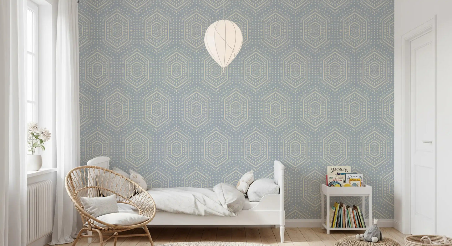 Boho Painted – abstrakte Mudcloth-sekskanter med etnisk geometrisk mønster i franskblå tapet