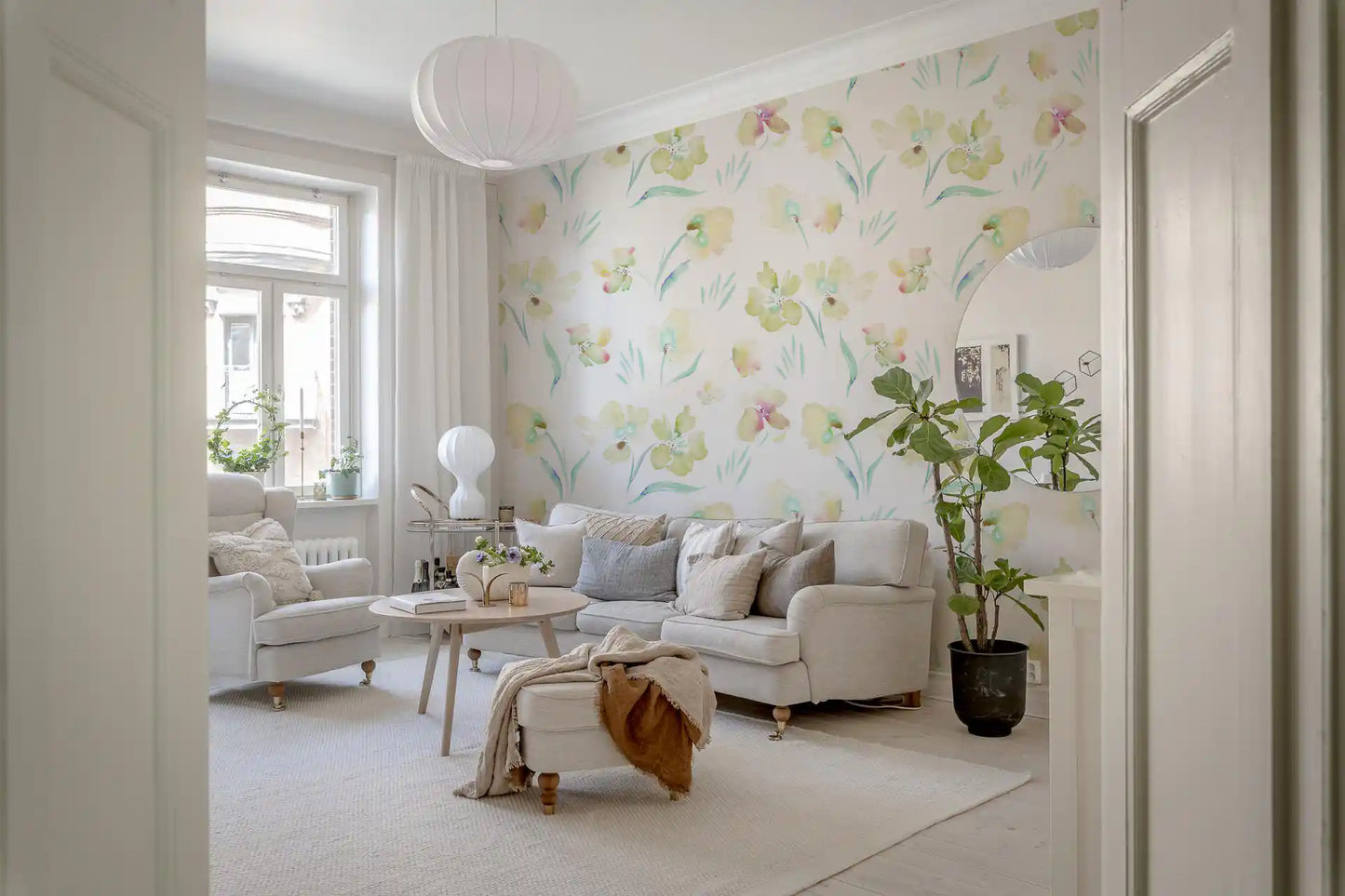 Tapet med illustration af æterisk haveflora