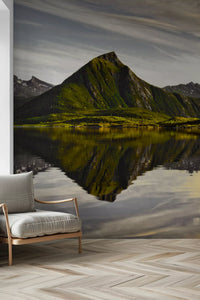 Wandgemälde mit Gletschersee und Bergpanorama