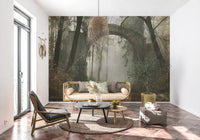 Wandbild „Steinbogen in einem nebligen, uralten Wald“