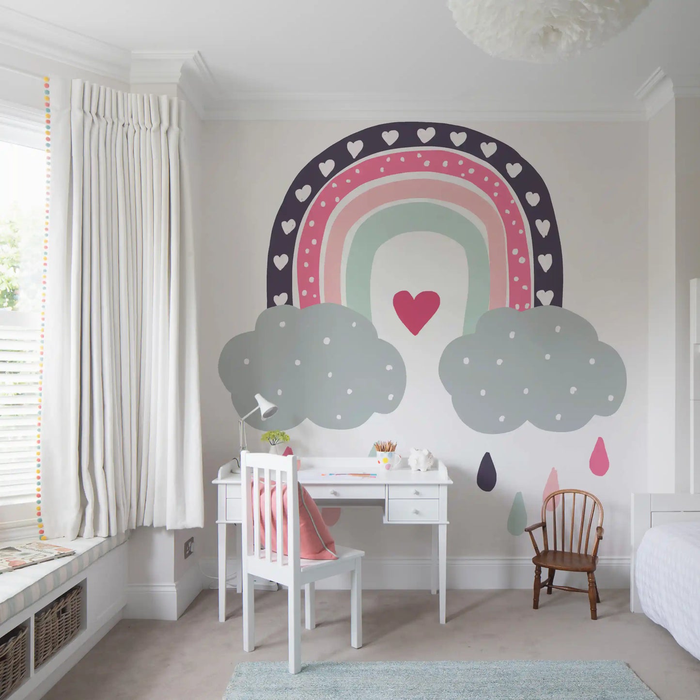 Verspieltes Wandbild „Regenbogen voller Herzen“ fürs Kinderzimmer