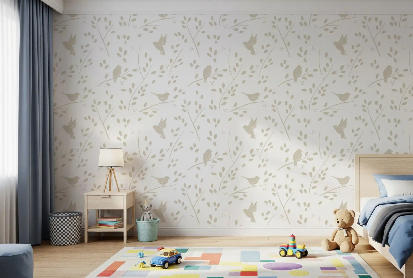 Minimalistische Gartenvögel auf Tapete in sanftem Taupe