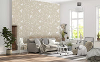 Ruhige minimalistische Garten­vögel auf Tapete in sanftem Taupe