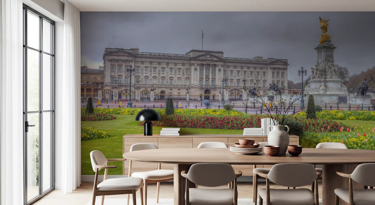Vue panoramique murale du palais et du jardin printanier