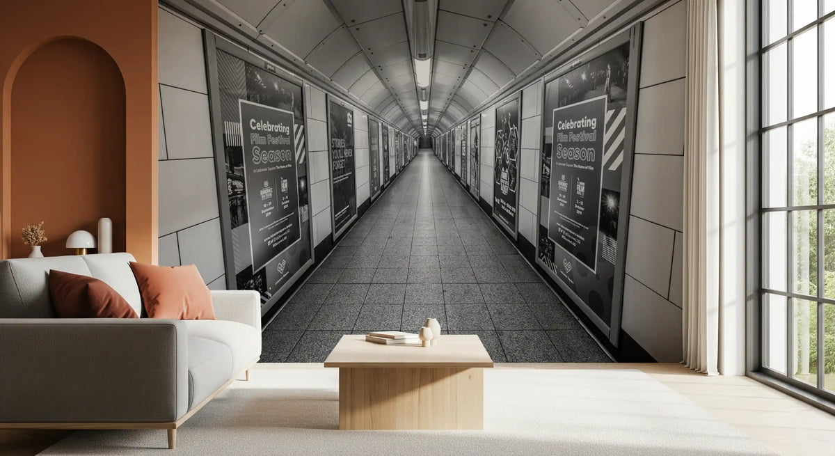 Vægmaleri af underjordisk transitkorridor