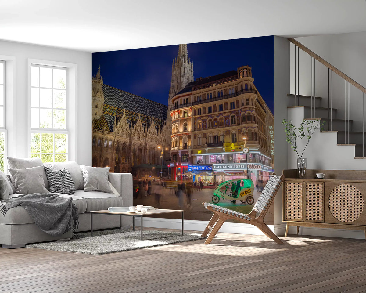 Väggmålning med gotisk arkitektur och modernt nattliv