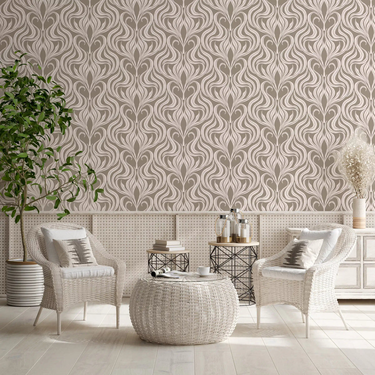 Botanische Damasttapete in Creme und Beige