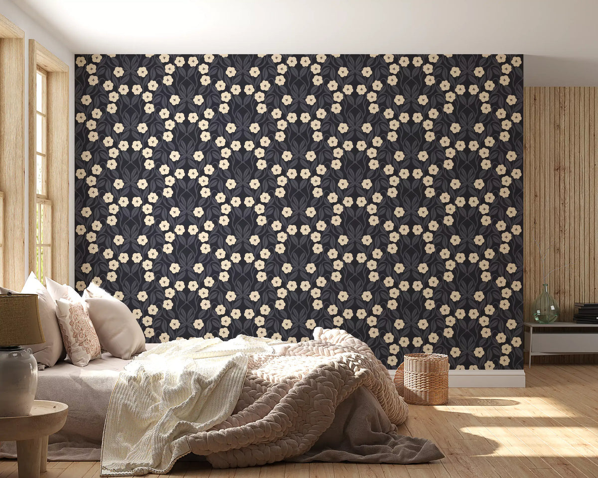 Minimalistische Tapete mit floraler Symmetrie in Anthrazit