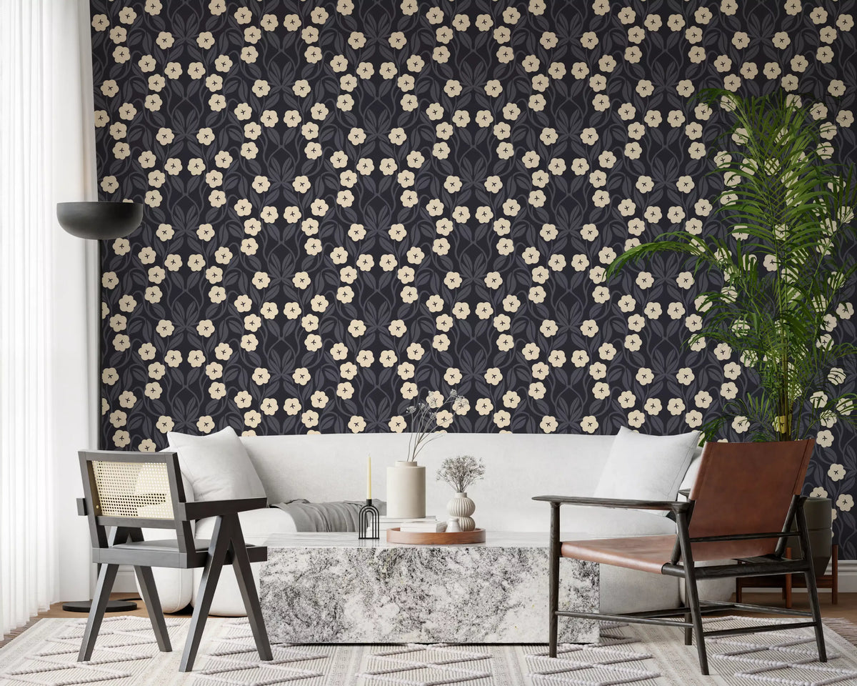 Minimalistische Tapete mit floraler Symmetrie in Anthrazit