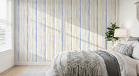 Behang met serene aquarelstrepen in blauw en beige⁠
