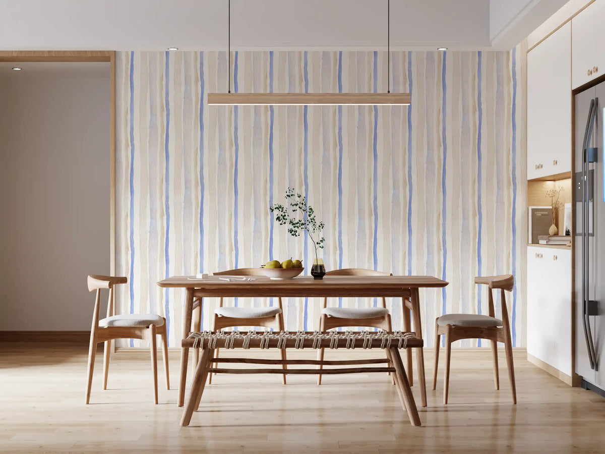 Behang met serene aquarelstrepen in blauw en beige⁠