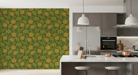 Danube retro vintage-blomstertapet med zinnia og hundepersille i gul og mosgrøn