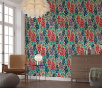 Papier peint fleuri estival rétro Delphinium Garden, bleu marine, rouge et violet⁠