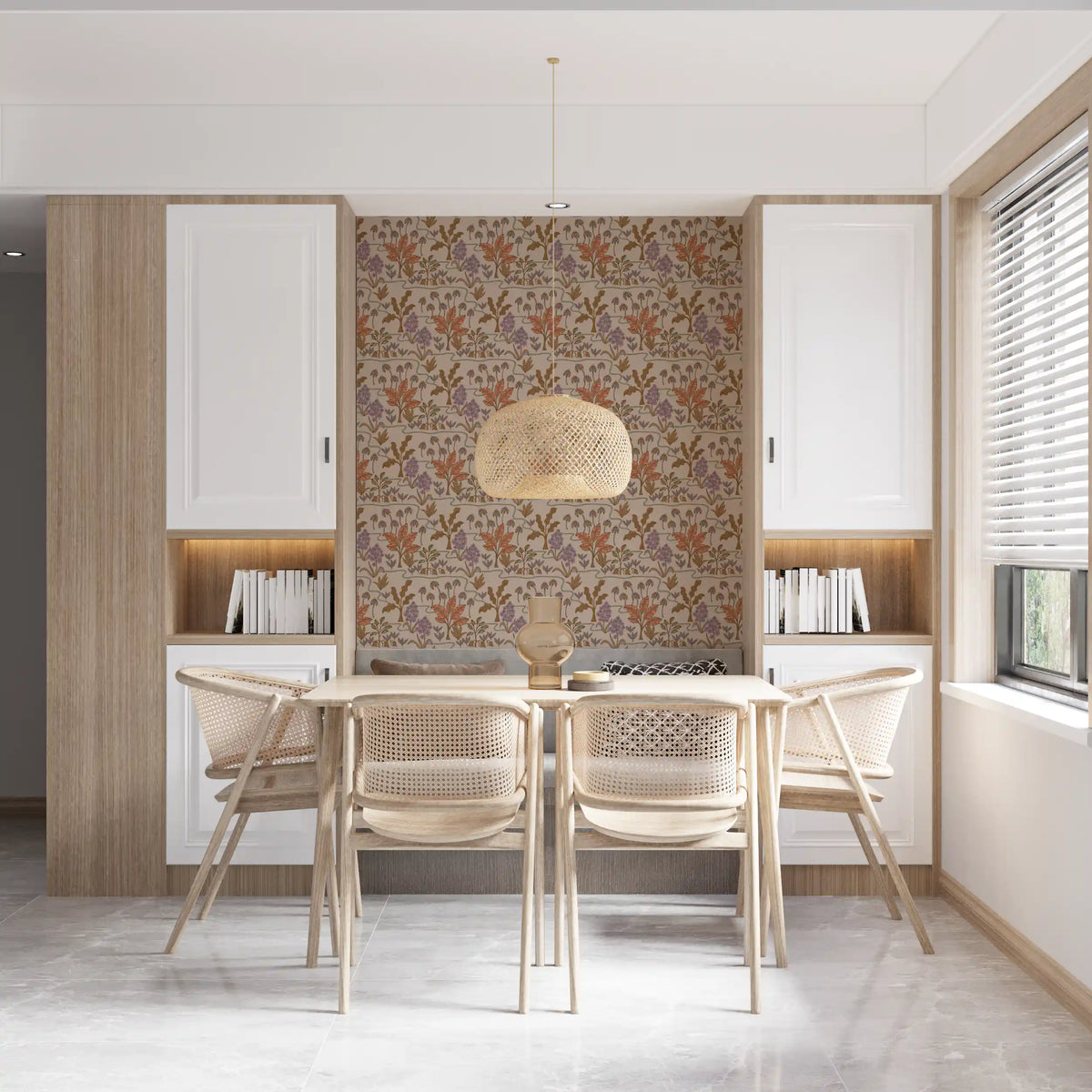 Tapetenmuster „Tropical Garden Toile“ mit bezaubernden floralen und botanischen Motiven in warmen Pastelltönen