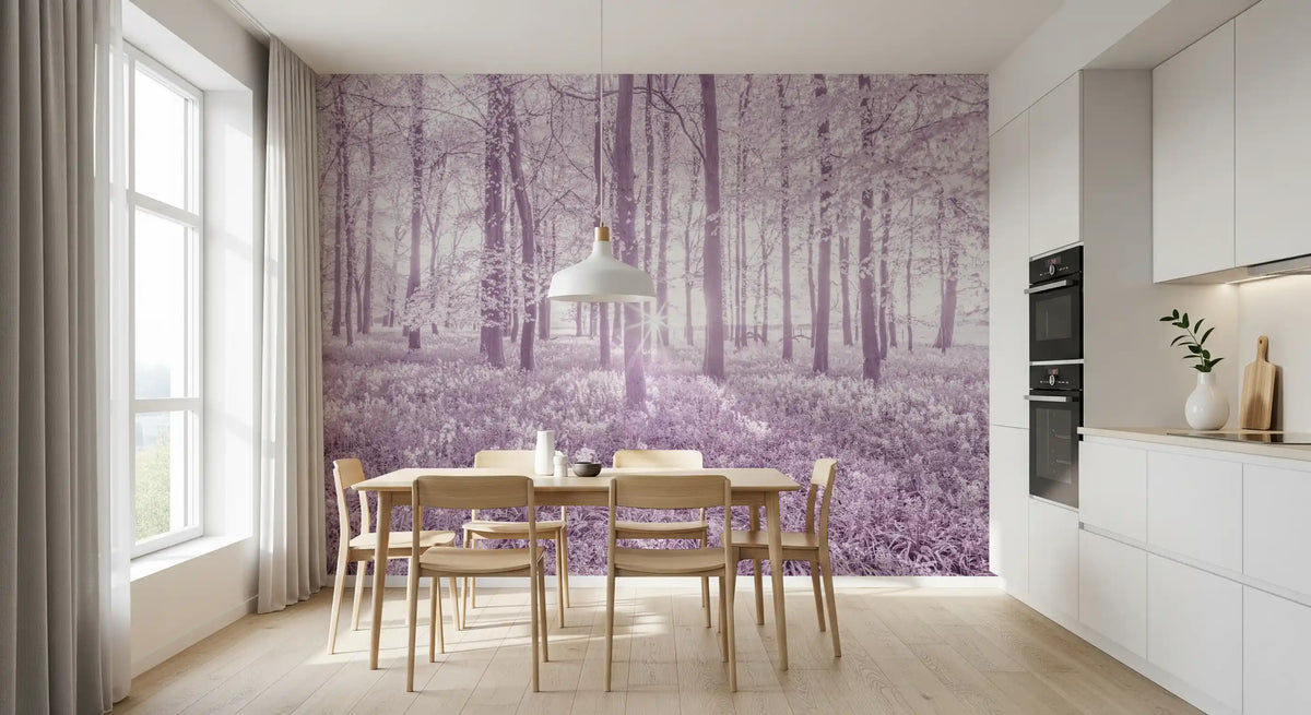 Wandbild mit sonnenbeschienenem Waldkronendach in Pastellflieder