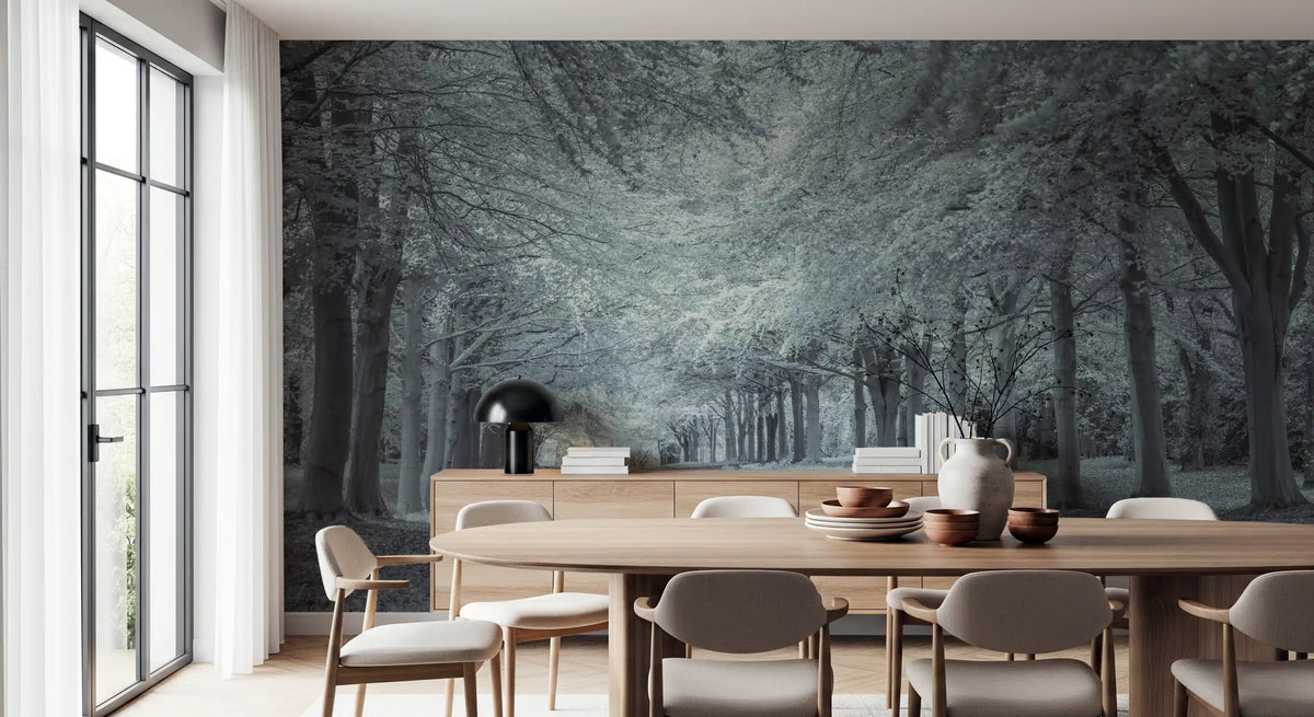 Serene wandmuurschildering van een pad onder een bosluifel