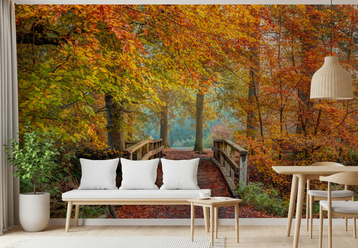 Mural panoramique mural « Passerelle sur un pont dans une forêt brumeuse »