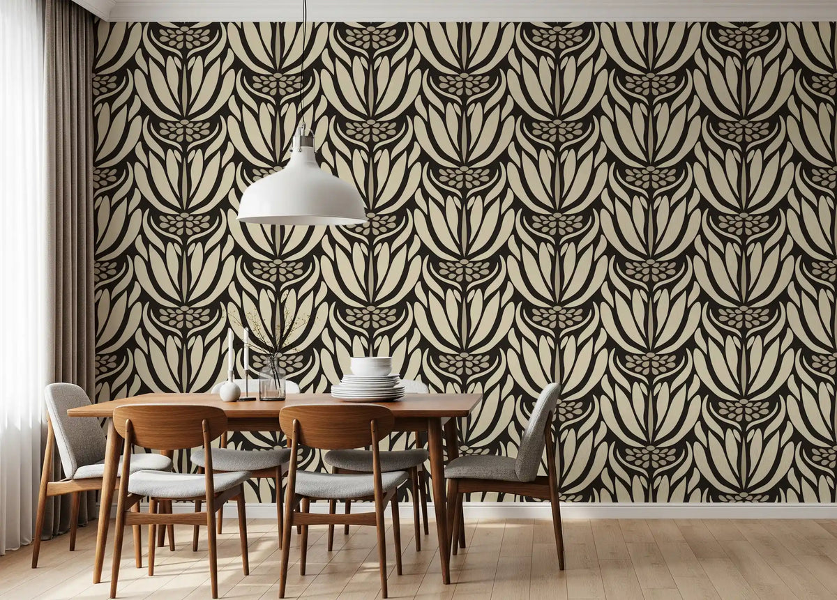 Tapete mit botanischer Symmetrie in Creme und Anthrazit⁠