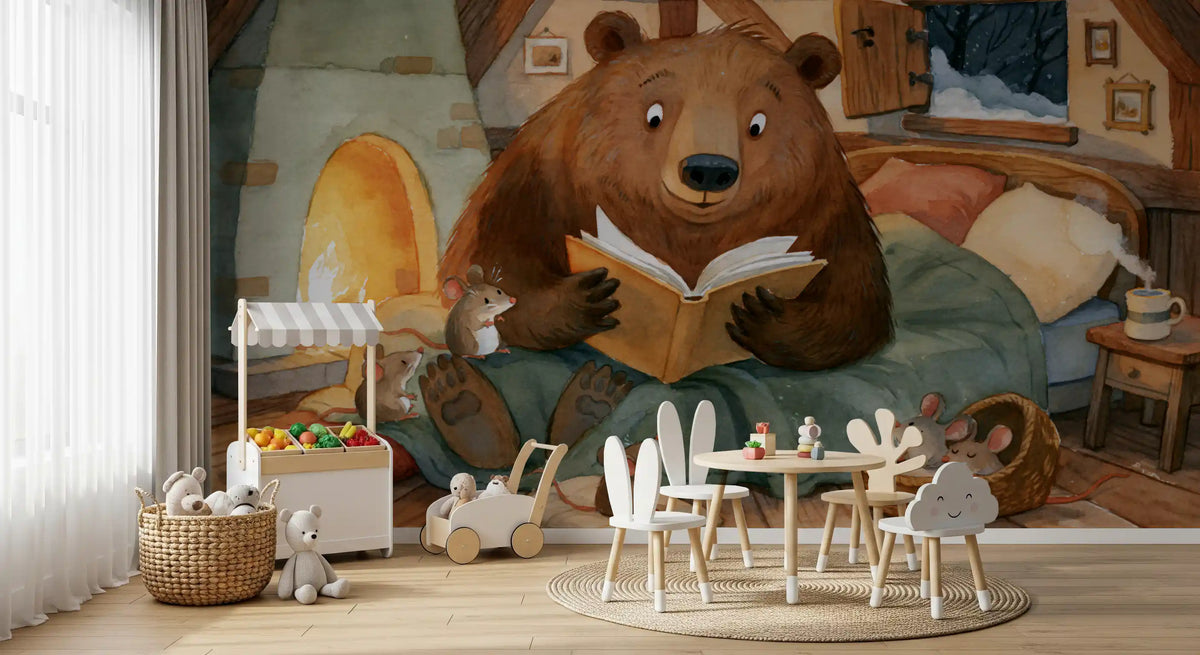 Panoramique mural scène hivernale dans une cabane avec un ours, des souris et une histoire au coin du feu en forêt