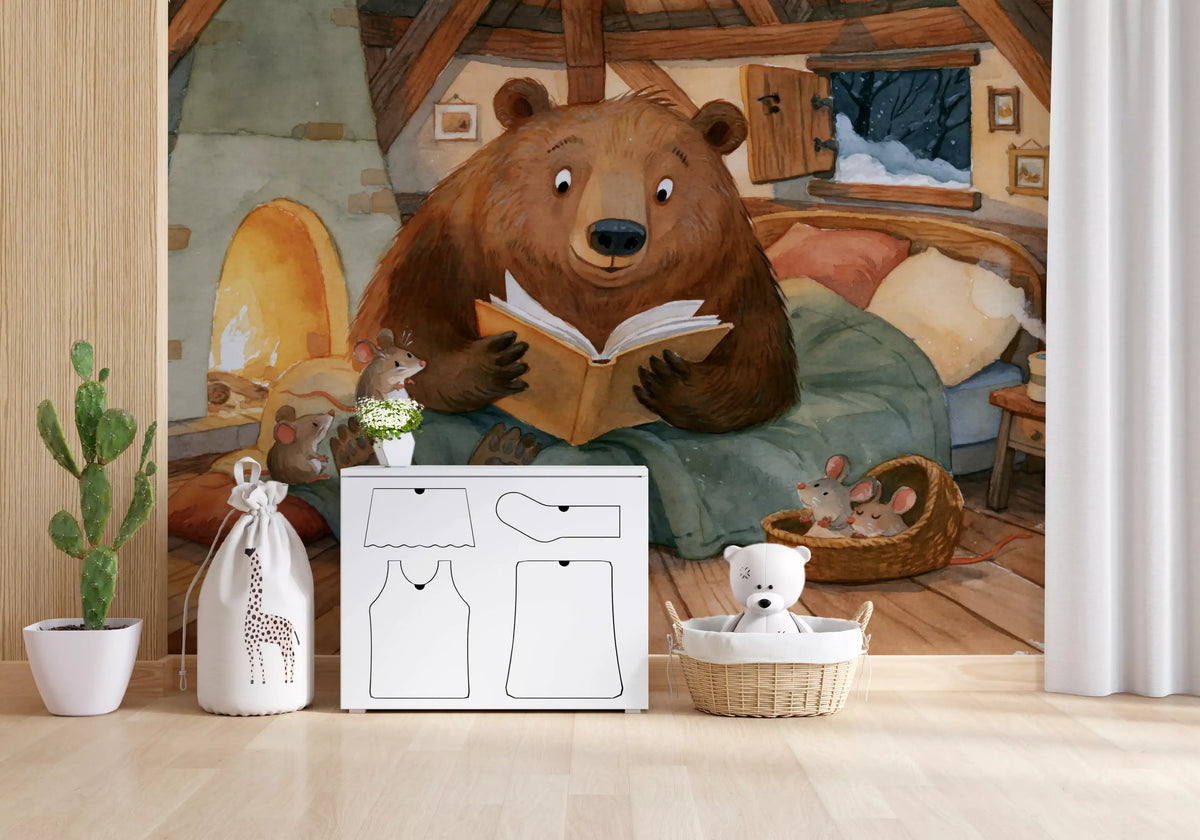 Panoramique mural scène hivernale dans une cabane avec un ours, des souris et une histoire au coin du feu en forêt