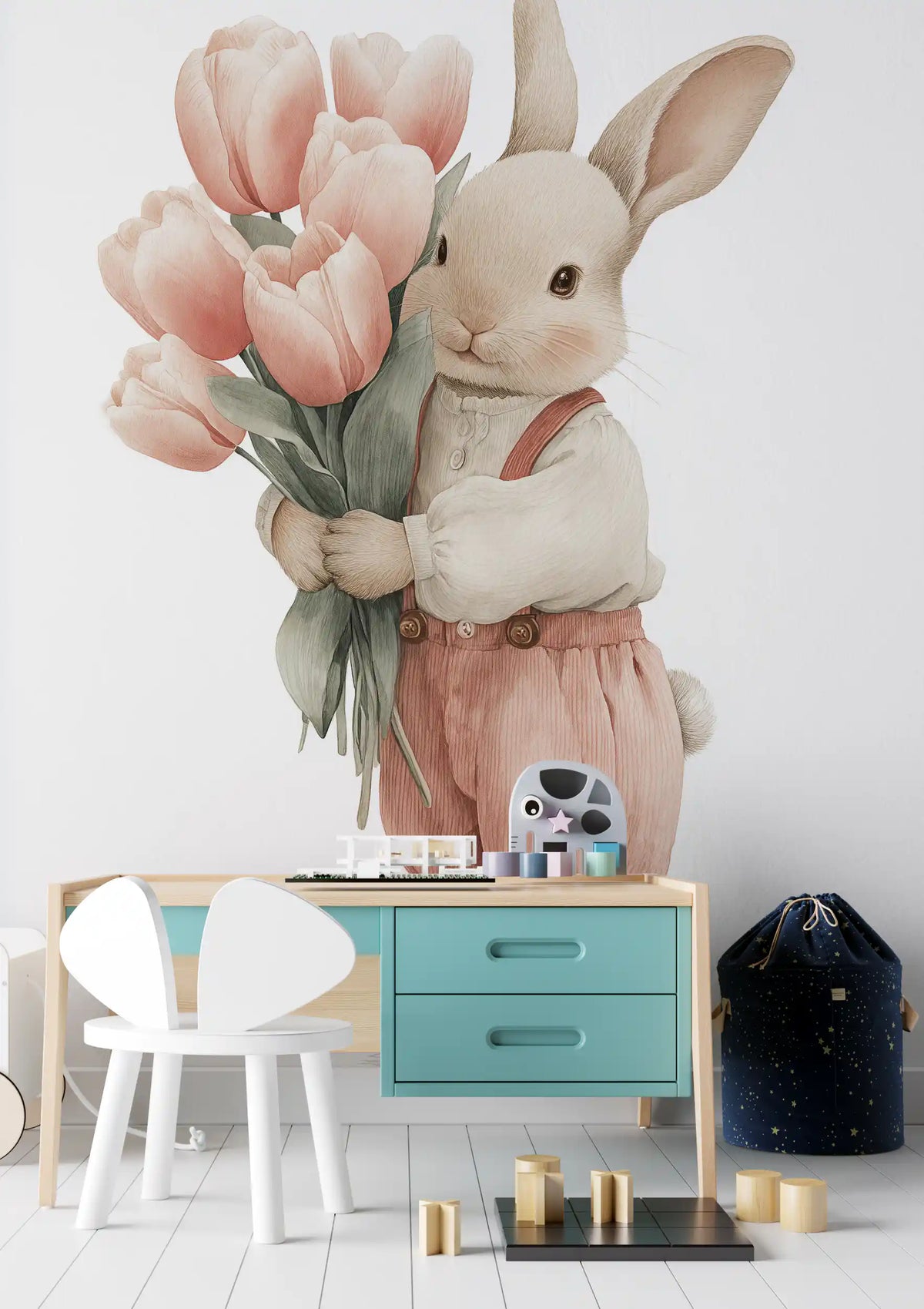 Wandbild „Kleiner Hase mit Tulpenstrauß“