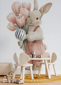 Wandbild „Kleiner Hase mit Tulpenstrauß“