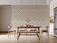 Minimalistisk vægmaleri med neutralt zigzag-sildebensmønster