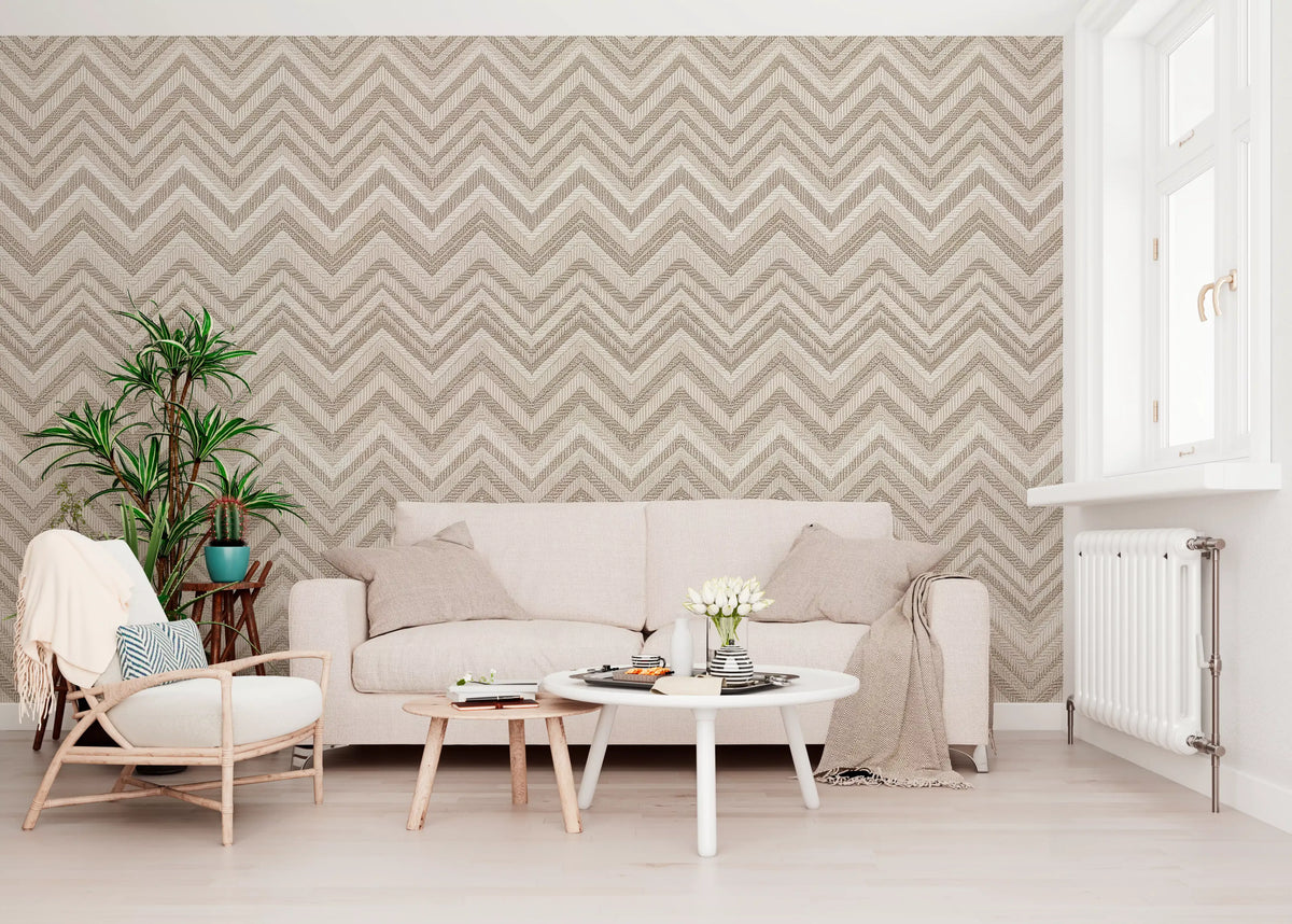 Minimalistisk vægmaleri med neutralt zigzag-sildebensmønster
