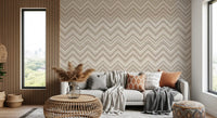 Minimalistisk vægmaleri med neutralt zigzag-sildebensmønster