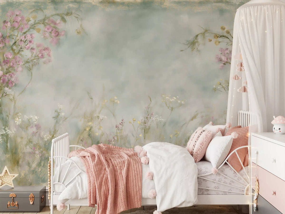 Pehmeät niittysiveltimenvedot -seinämaalaus