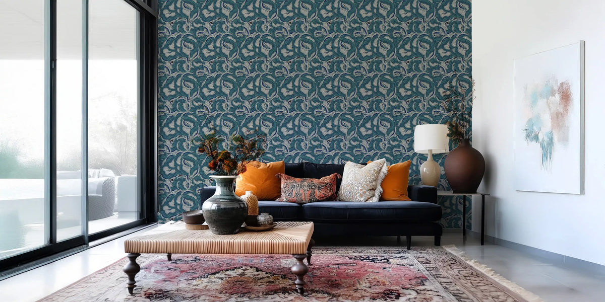 Behang met textuur en petrolkleurige golven