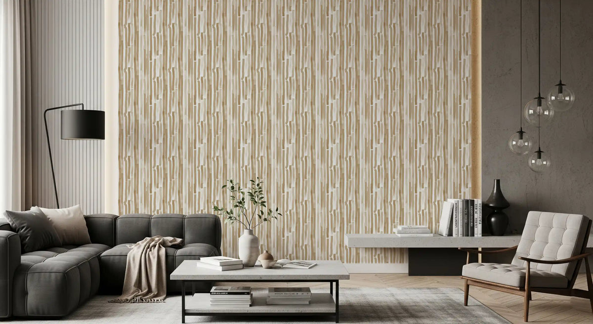Minimalistisk tapet med myke beige vertikale penselstrøk