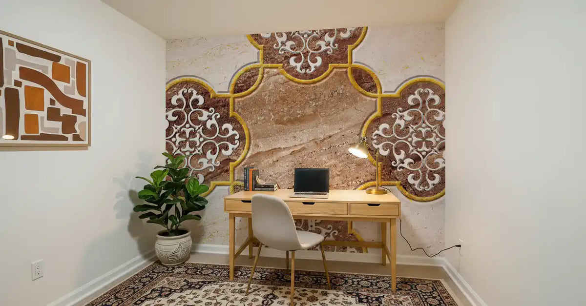 Luxuriöse beige Marmor-Wandtapete mit ornamentalem Gold, Wandbild