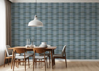 Tapete mit geometrischen Streifen in Küstenblau