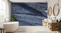 Wandbild mit Marmoradern in tiefem Kobaltblau