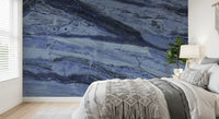 Wandbild mit Marmoradern in tiefem Kobaltblau
