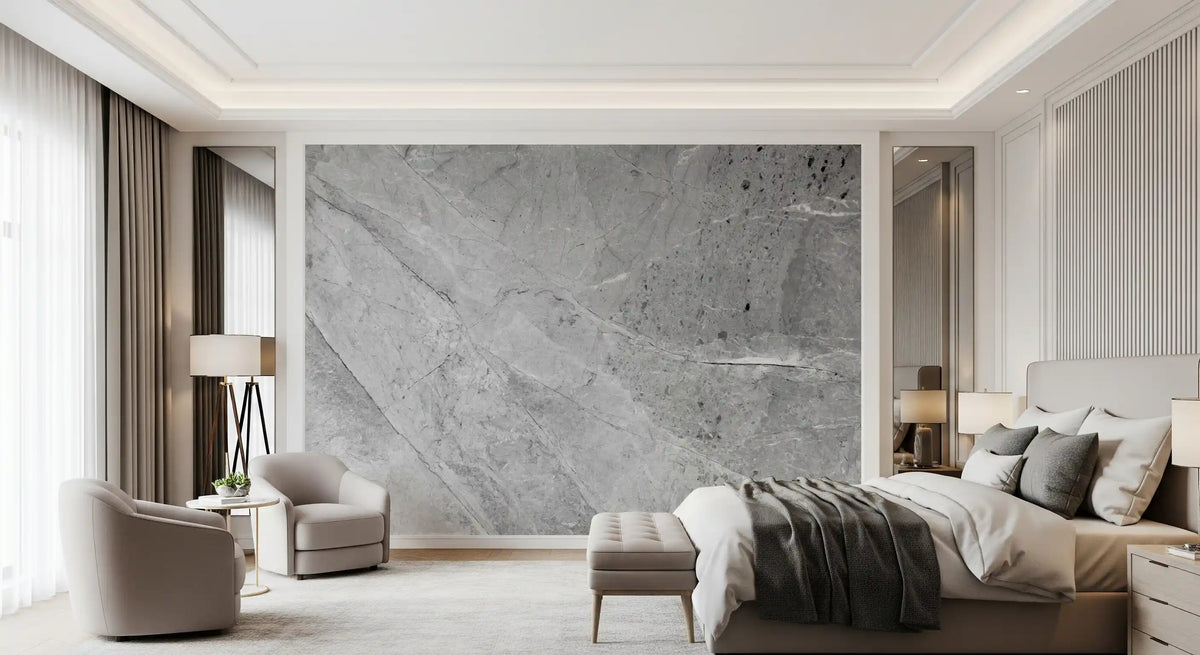 Minimalistisk väggmålning med en platta i kallgrå marmor