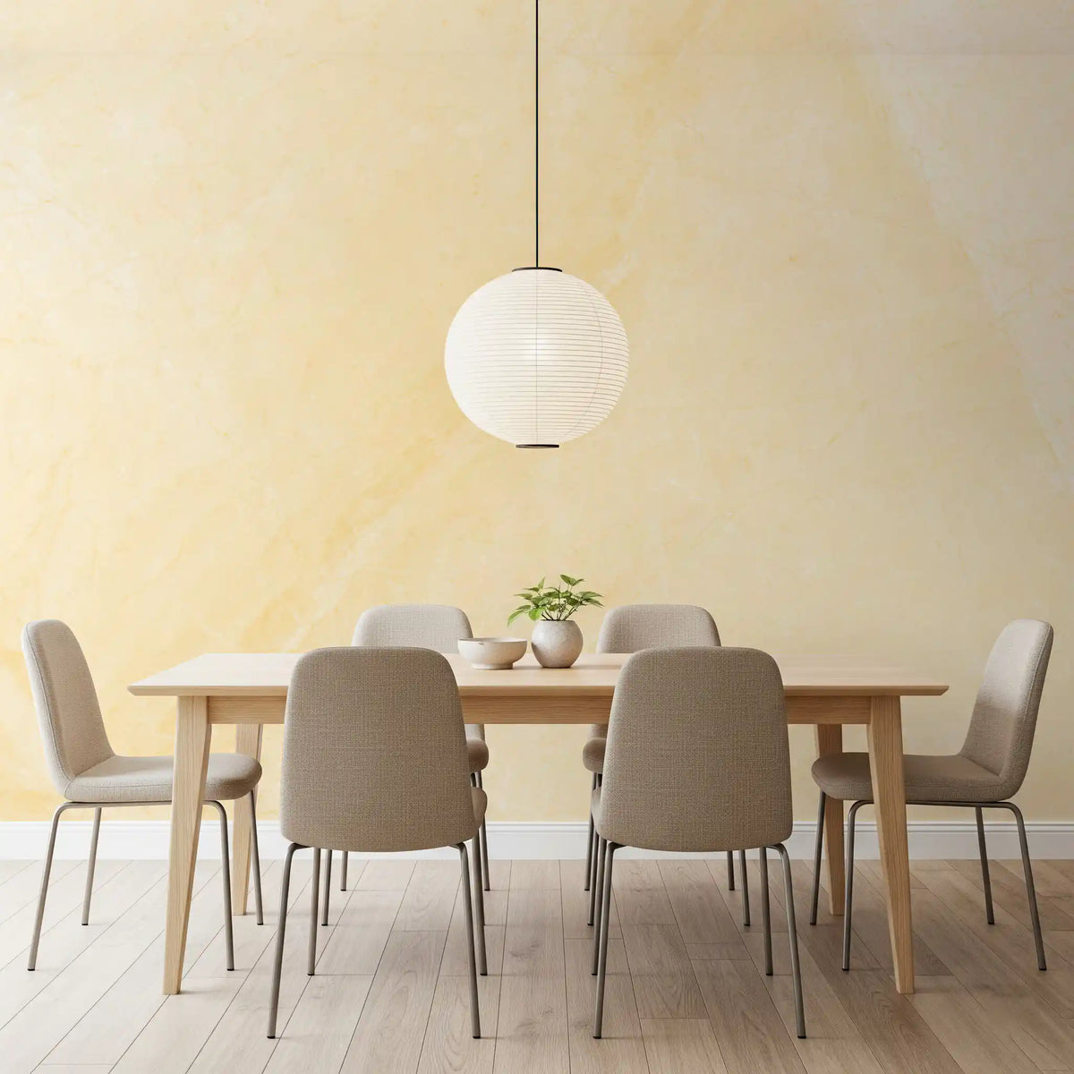 Wandbild mit sonnenbeschienener cremefarbener Marmorstruktur