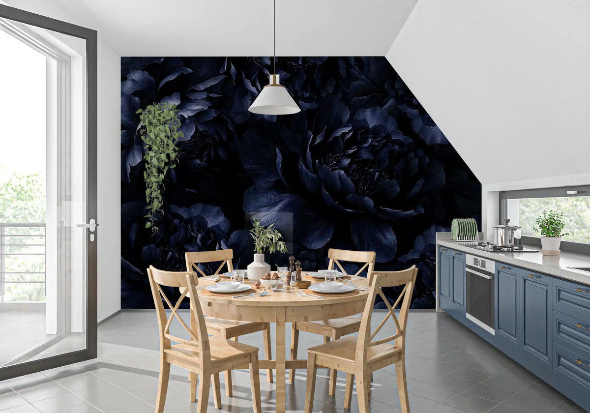 Wandbild mit nachtblauer Pfingstrosenblüte