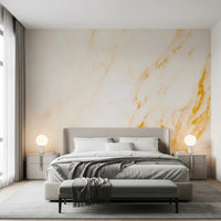 Wandbild mit weißer Marmorplatte und goldenen Adern