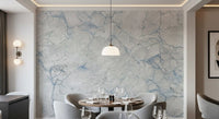 Wandbild mit Marmoradern in kühlem Graublau