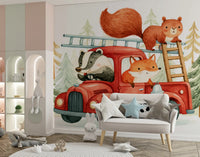Wandbild mit Waldbrandlöschern und tierischem Abenteuer